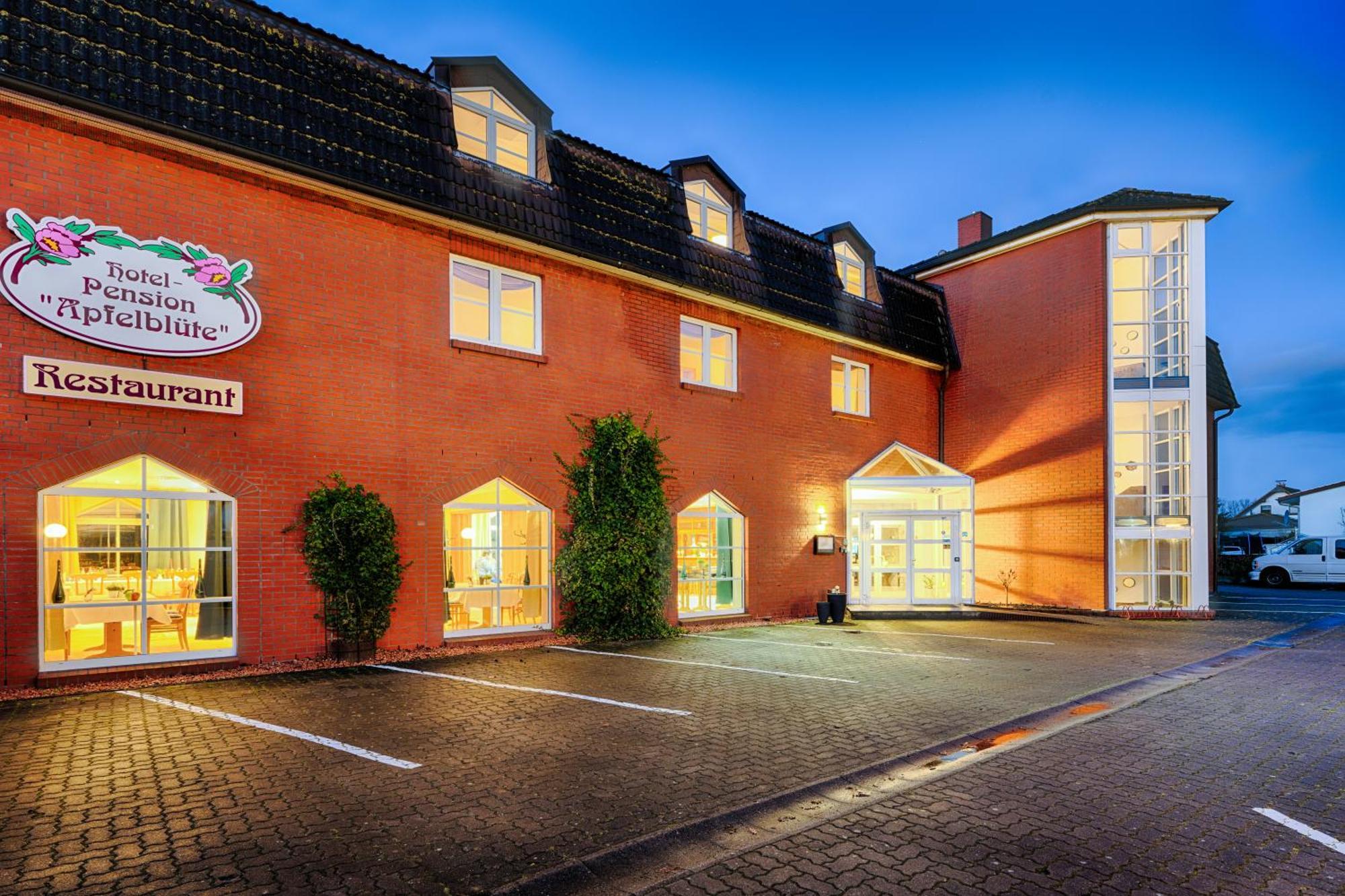 Hotel Apfelbluete Stralsund Exteriör bild