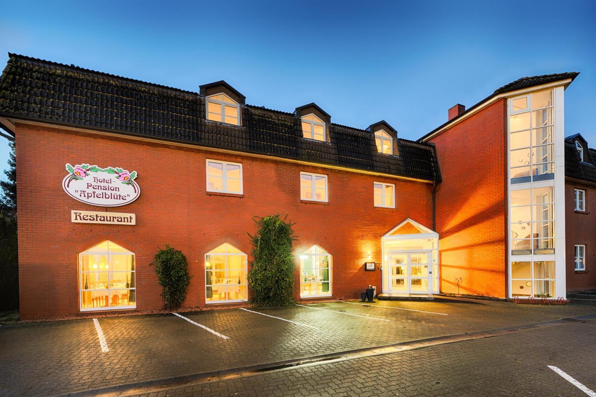 Hotel Apfelbluete Stralsund Exteriör bild